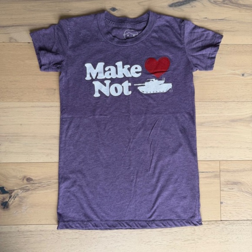 Goodie Two Sleeves - Make Love Not War Tee - Purple‎ - Medium
